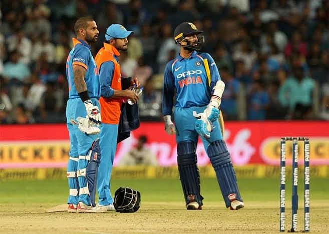 खेल: कार्तिक के संन्यास पर धवन ने लिखा भावुक पोस्ट और ग्रीम स्वान ने इस टीम को बताया IPL खिताब का दावेदार  