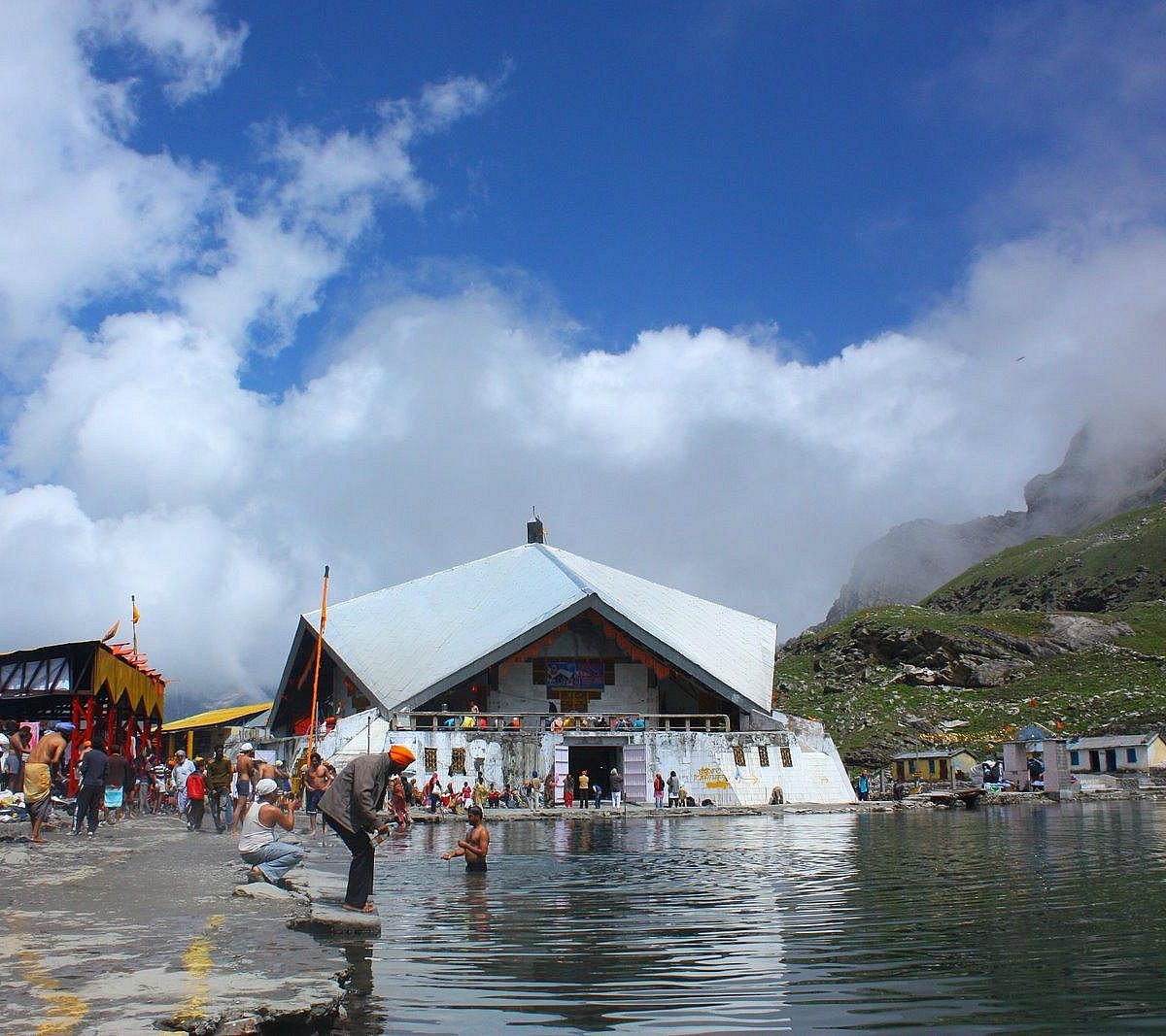 Hemkund Sahib Yatra 2024: दो हजार श्रद्धालुओं की मौजूदगी में खुले श्री हेमकुंड साहिब के कपाट