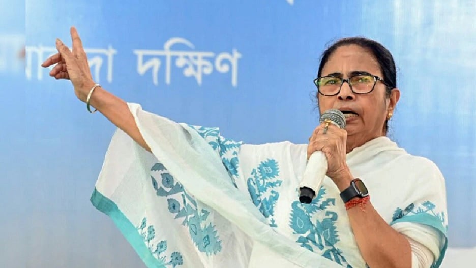 ममता ने दिल्ली में बंगालियों के उत्पीड़न का लगाया आरोप, BJP के इशारे पर लोगों का पानी तक रोके जाने का किया दावा