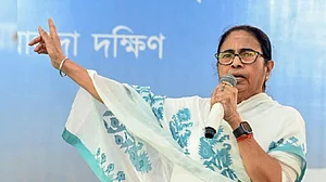 ममता ने दिल्ली में बंगालियों के उत्पीड़न का लगाया आरोप, BJP के इशारे पर लोगों का पानी तक रोके जाने का किया दावा
