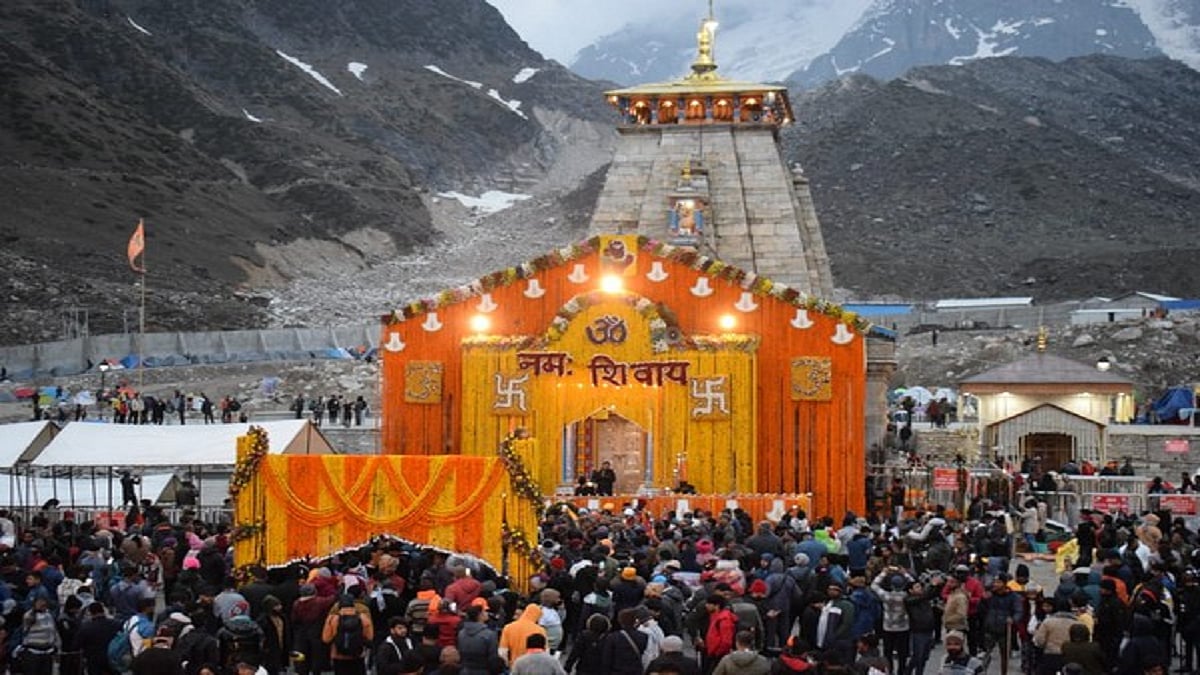 उत्तराखंड: केदारनाथ धाम के कपाट भक्तों के लिए खुले, शुरू हुई चारधाम यात्रा