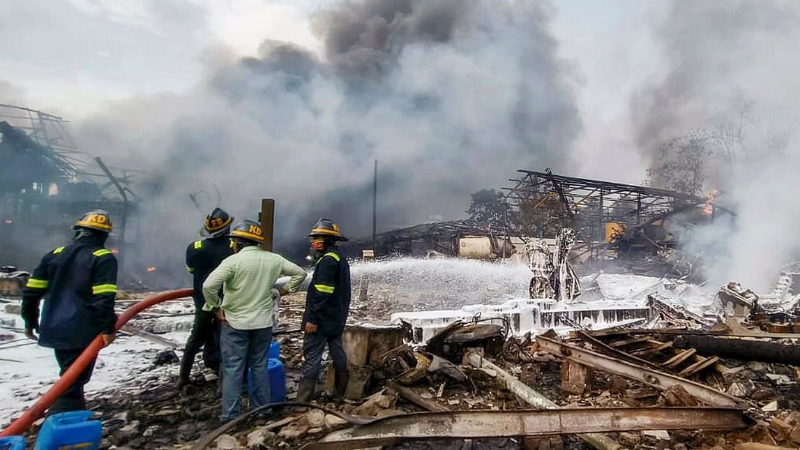 महाराष्ट्र के ठाणे में केमिकल फैक्ट्री में बॉयलर फटने से लगी भीषण आग, 4 मजदूरों की मौत, 48 घायल
