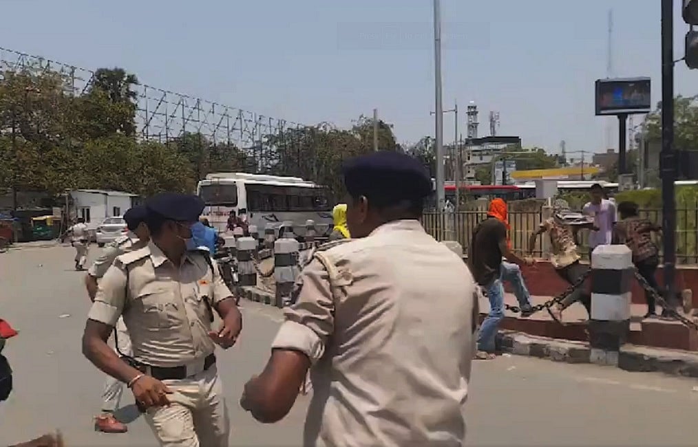 पटना में छात्र की हत्या पर बवाल, सड़कों पर उतरे लोग, विपक्ष ने कानून-व्यवस्था पर सरकार को घेरा 