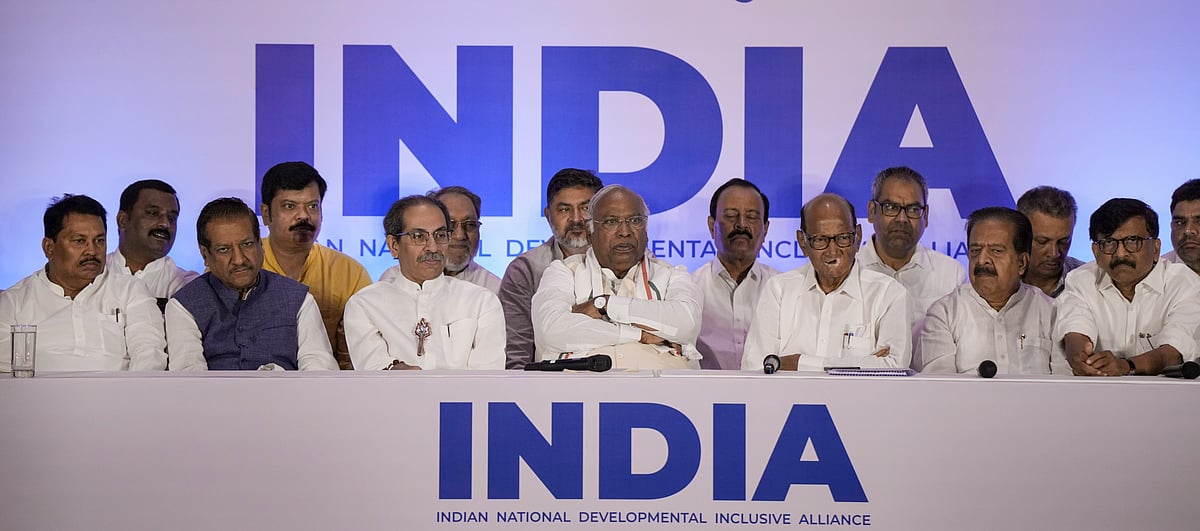 मोदी पर बरसे इंडिया गठबंधन के नेता, खड़गे बोले- मैंने अपने 53 साल के राजनीतिक जीवन में ऐसा कोई PM नहीं देखा...