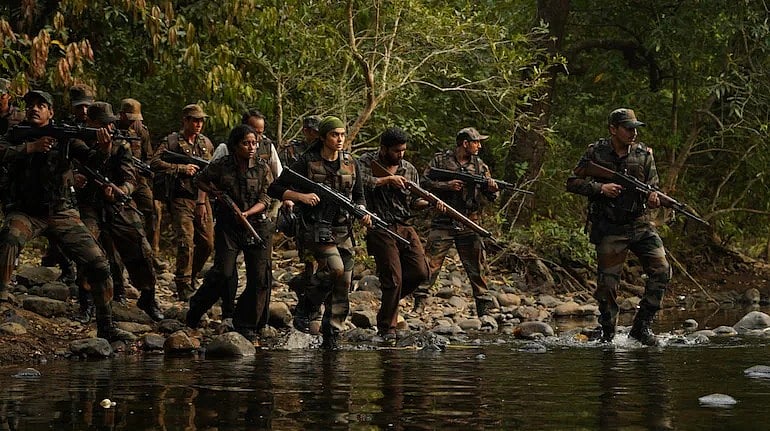 सिनेजीवन: सिनेमाघरों के बाद OTT पर धमाल मचाएगी 'बस्तर' और दिव्या खोसला की फिल्म 'सावी' का तीसरा टीजर रिलीज 