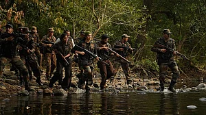 सिनेजीवन: सिनेमाघरों के बाद OTT पर धमाल मचाएगी 'बस्तर' और दिव्या खोसला की फिल्म 'सावी' का तीसरा टीजर रिलीज