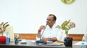 पांच जून के बाद खत्म हो जाएगी BRS की कहानी : तेलंगाना के मंत्री का दावा