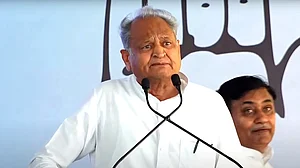 टीडीपी और जेडीयू को अपने सांसदों की खरीद-फरोख्त होते देखने के लिए तैयार रहना चाहिए, लेकिन क्यों?