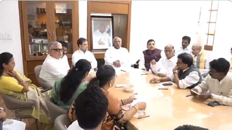संसद में सरकार को पेपर लीक, महंगाई, रेल हादसों पर घेरेगा विपक्ष, इंडिया गठबंधन की बैठक में फैसला