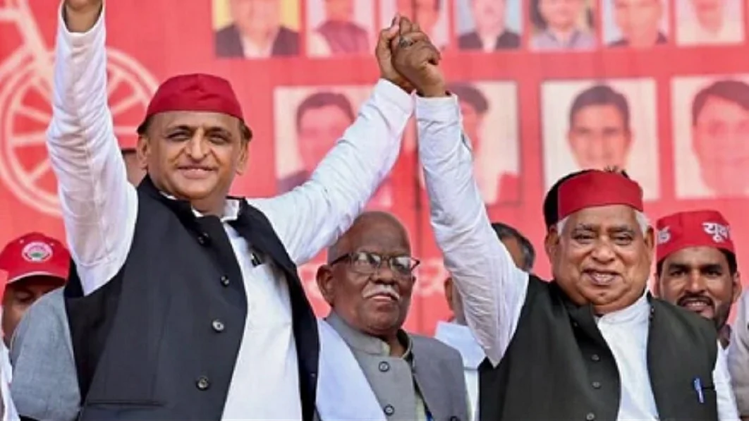 अयोध्या में BJP की करारी हार, सपा के अवधेश प्रसाद ने दो बार के सांसद लल्‍लू सिंह को दी मात