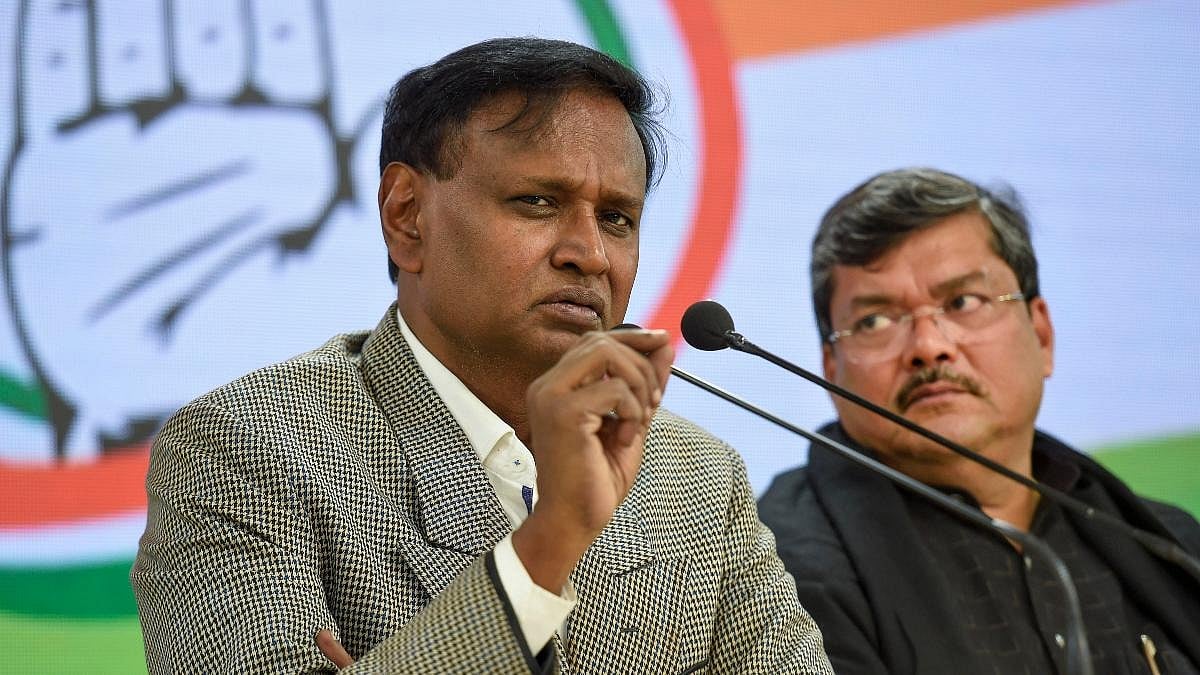 'श्रम संहिताओं से ‘बंधुआ मजदूरी’ को बढ़ावा मिलेगा, नौकरी की सुरक्षा खत्म होगी', सरकार से तत्काल वापस लेने की मांग