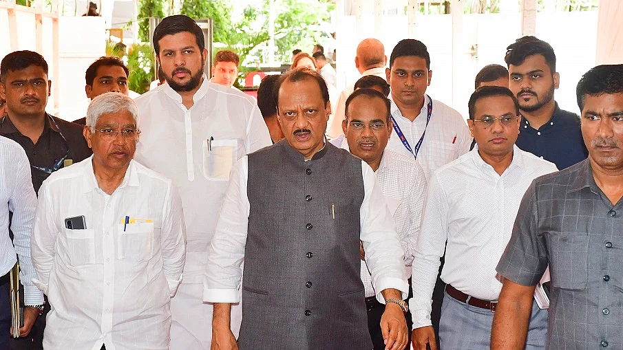 महाराष्ट्र की शिंदे सरकार ने चुनावी साल में पेश किया लोकलुभावन बजट, विपक्ष ने बताया 'जुमला बजट'