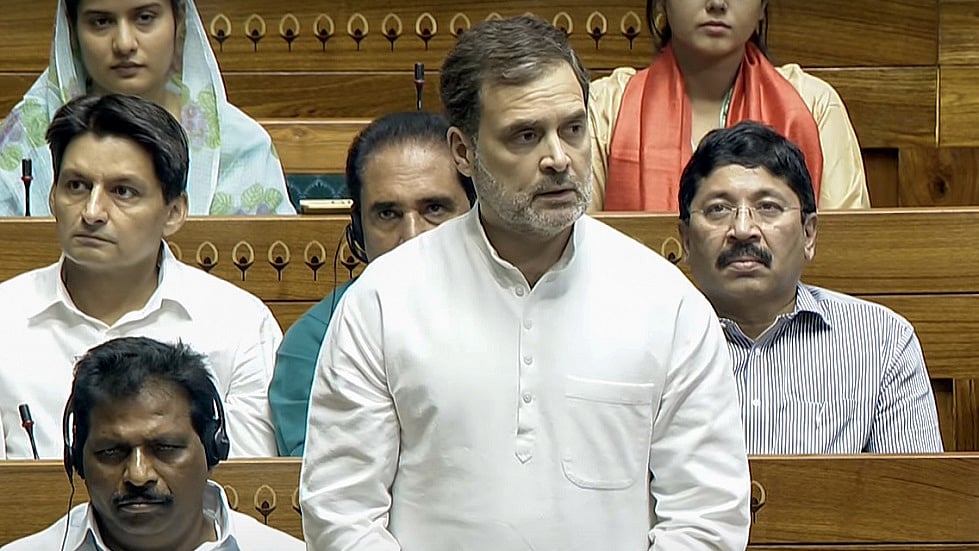राहुल गांधी ने नीट मुद्दे पर सरकार पर चर्चा से भागने का लगाया आरोप