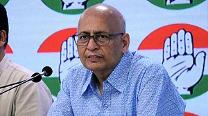 वक्फ संशोधन अधिनियम: कांग्रेस ने कहा- यह किसी समुदाय पर नहीं, बल्कि संविधान के मूल पर हमला किया गया है