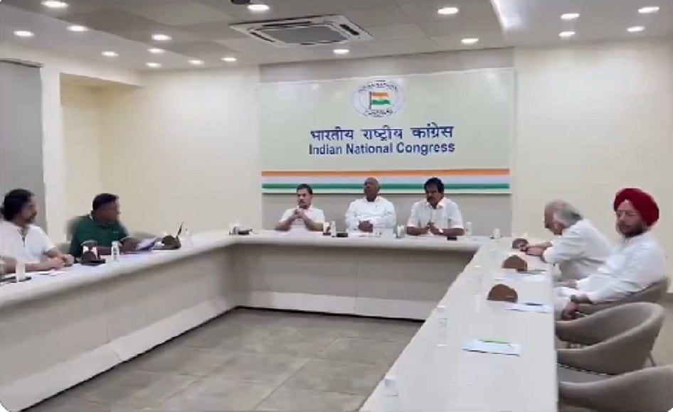 खड़गे और राहुल गांधी ने कांग्रेस के लोकसभा उम्मीदवारों के साथ बैठक की, मतगणना के दिन सतर्क रहने को कहा