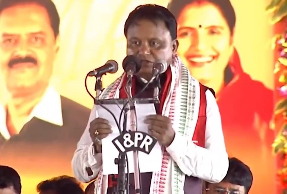 24 साल बाद ओडिशा को मिला नया मुख्यमंत्री, बीजेपी के मोहन माझी ने कैबिनेट के साथ ली शपथ