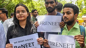 NEET और UGC-NET परीक्षाओं में गड़बड़ी पर मचे बवाल के बीच सरकार ने एंटी पेपर लीक कानून किया लागू, जानें इसमें क्या है