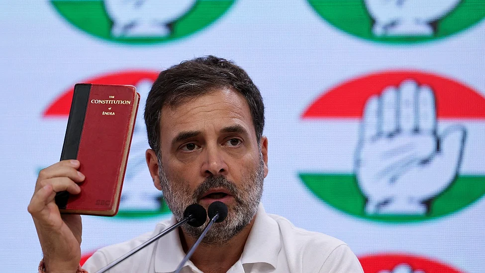राहुल गांधी बोले- संविधान पर हमला स्वीकार नहीं, इसलिए विपक्षा ने हाथ में लेकर लिया शपथ