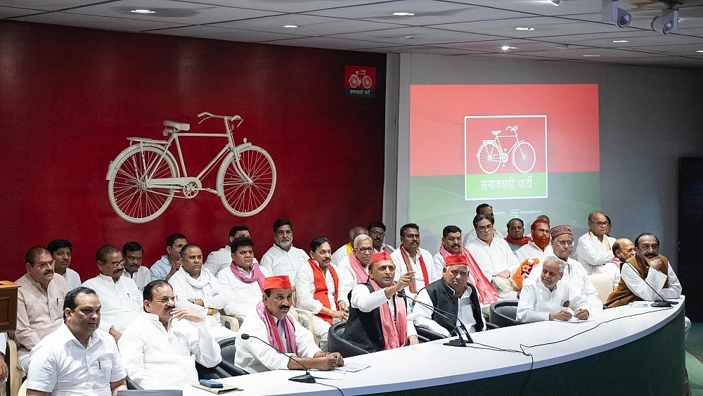 अखिलेश बोले- फैजाबाद सीट जिताकर जनता ने BJP की सांप्रदायिक राजनीति को खारिज किया