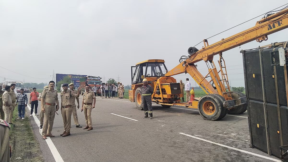उत्तर प्रदेश: मुजफ्फरनगर में ट्रक पलटने से 14 कांवड़िये घायल, कांवड़ लाने जा रहे थे हरिद्वार