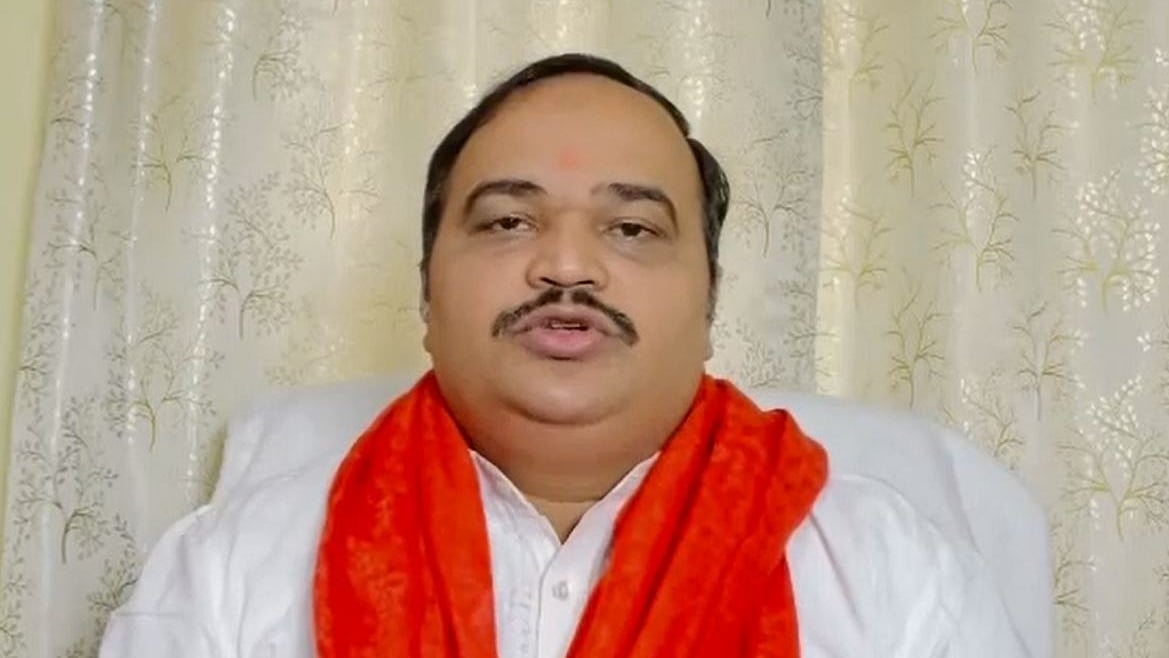 शिवसेना यूबीटी नेता आनंद दुबे