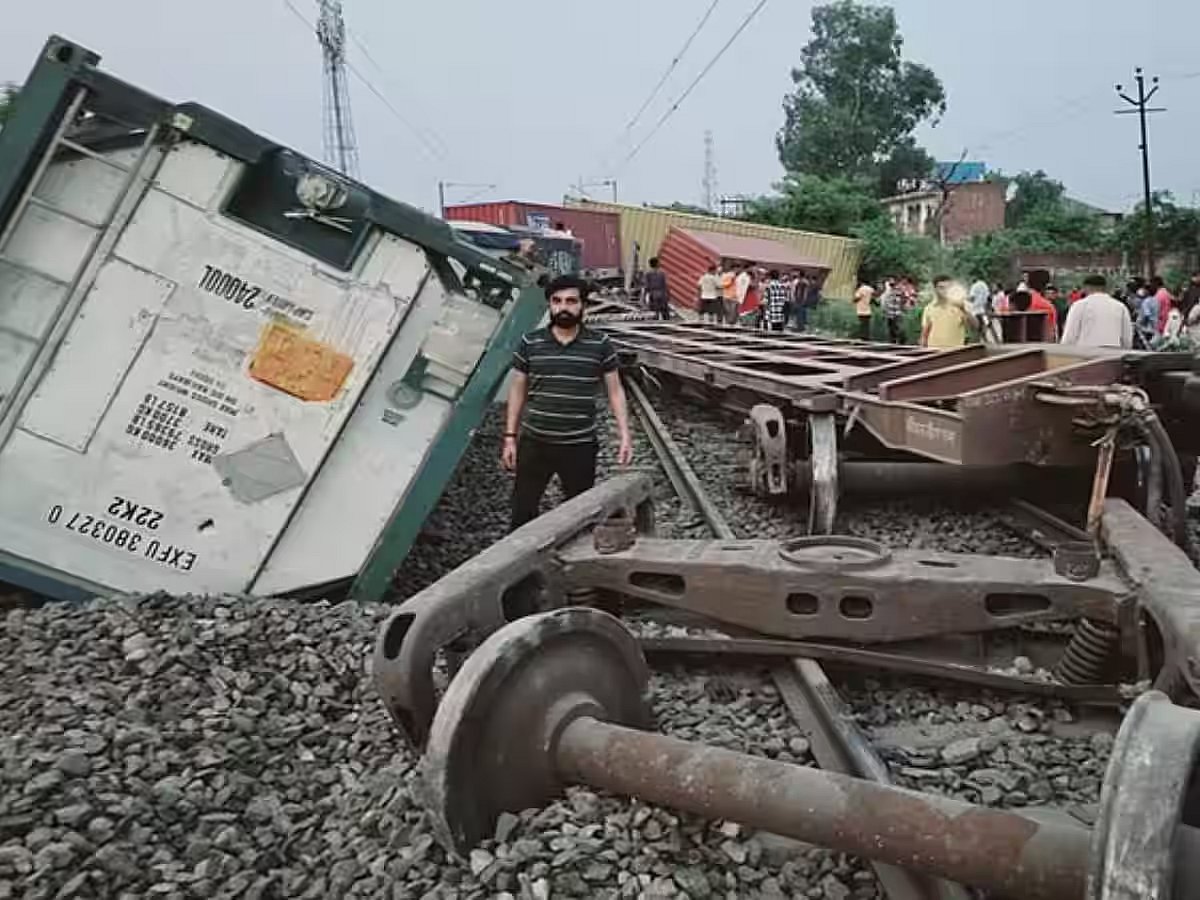 20 जुलाई को यूपी के अमरोहा में ट्रेन हादसा हुआ। यहां भी मालगाड़ी की कई बोगियां बेपटरी हो गईं।