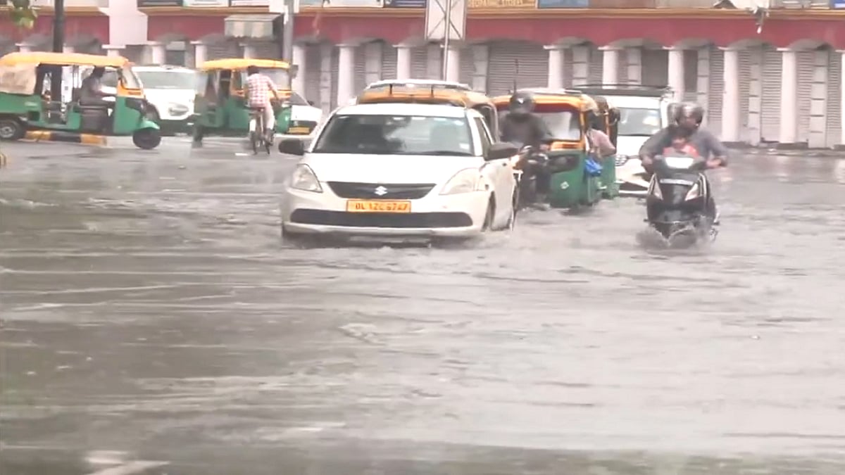 दिल्ली में बारिश के बाद जलभराव