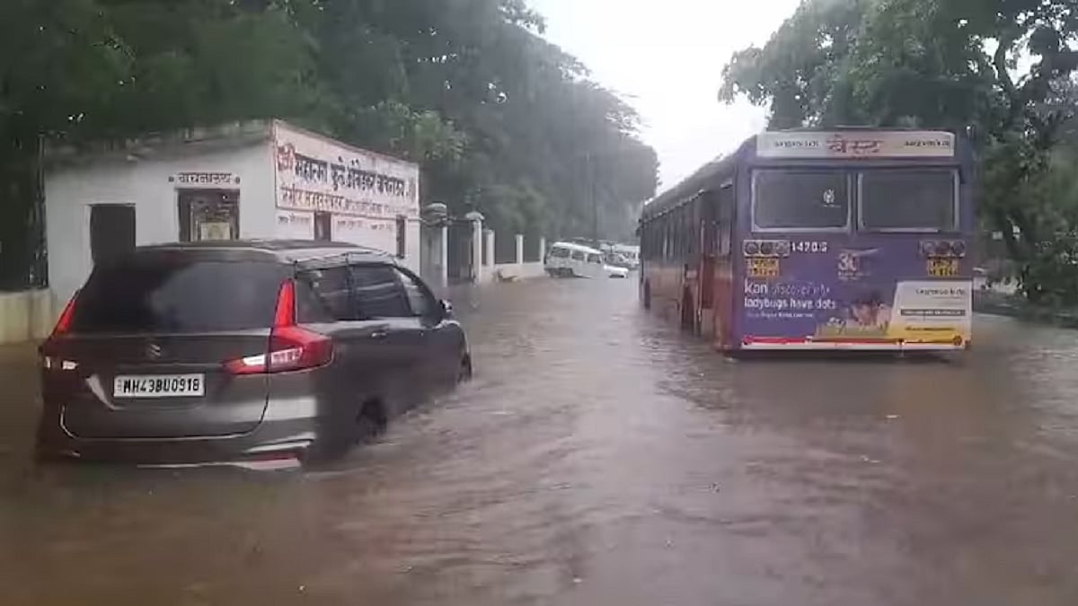महाराष्ट्र: भारी बारिश से ठाणे में बढ़ी मुश्किलें, लोकल ट्रेन सेवाएं बाधित