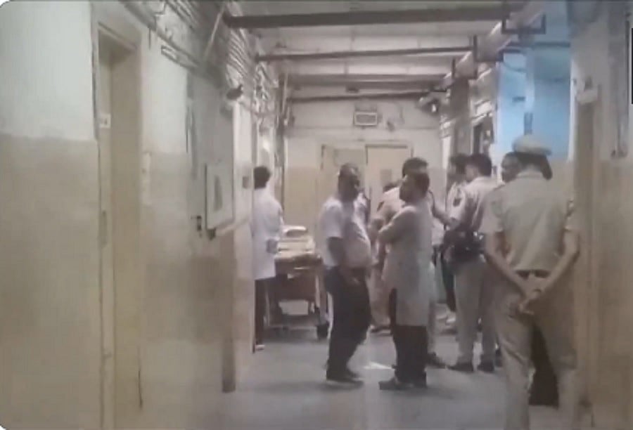 दिल्ली में जीटीबी अस्पताल के वार्ड में भर्ती मरीज की गोली मारकर हत्या, आरोपी की तलाश में जुटी पुलिस