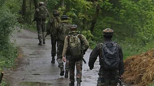 जम्मू-कश्मीर: कठुआ में सुरक्षा बलों का बड़े पैमाने पर तलाशी अभियान, दो दर्जन से अधिक लोग हिरासत में लिए गए