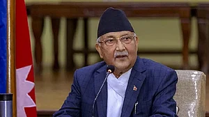 नेपाल के राष्ट्रपति ने के पी शर्मा ओली को प्रधानमंत्री नियुक्त किया, मंत्रिपरिषद के साथ सोमवार को लेंगे शपथ