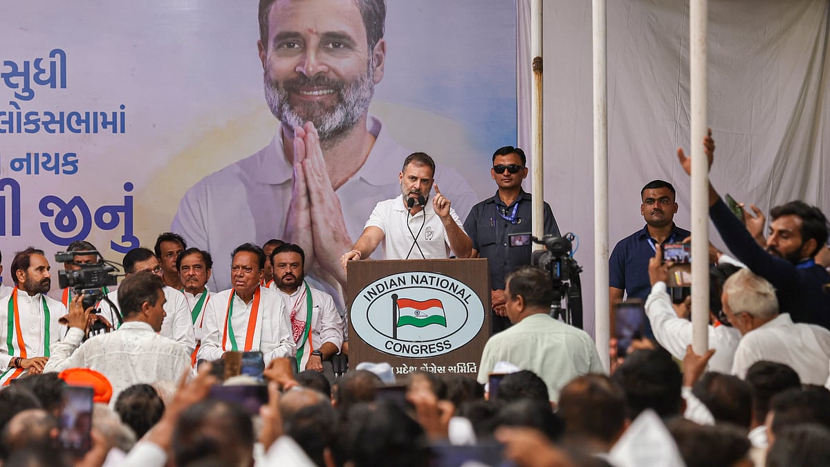 राहुल गांधी ने अहमदाबाद में कांग्रेस कार्यकर्ताओं को संबोधित किया