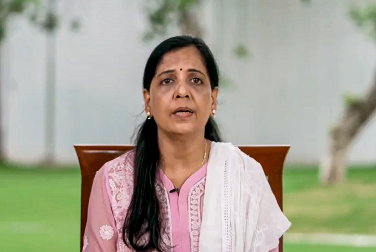 दिल्ली के मुख्यमंत्री राजनीतिक षड़यंत्र के शिकार, ईडी ने झूठे बयान के आधार किया गिरफ्तार: सुनीता केजरीवाल