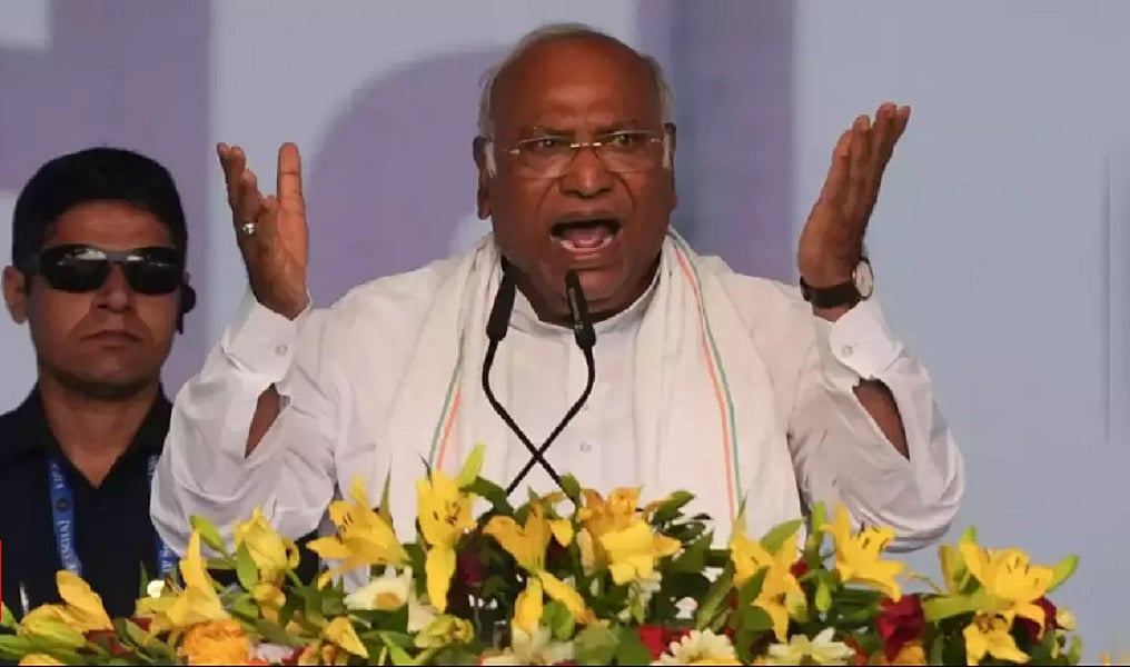 न तो कश्मीरियत का सम्मान करती है, न ही जम्हूरियत को बरकरार रखती है J&K और लद्दाख पर BJP की नीति : खड़गे