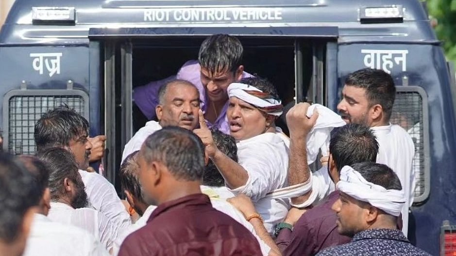 मध्य प्रदेश में युवा कांग्रेस का विरोध प्रदर्शन