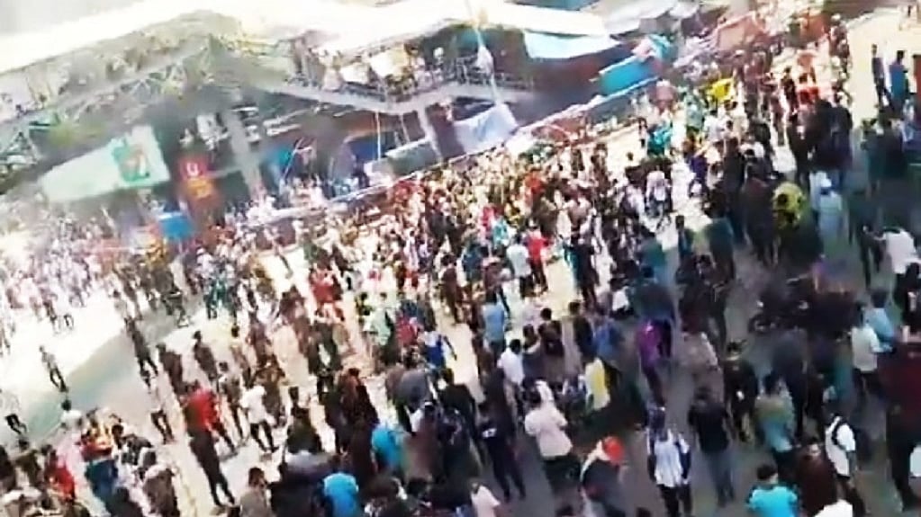 बांग्लादेश में छात्रों का हिंसक प्रदर्शन जारी, भारत ने अपने नागरिकों के लिए एडवाइजरी जारी की