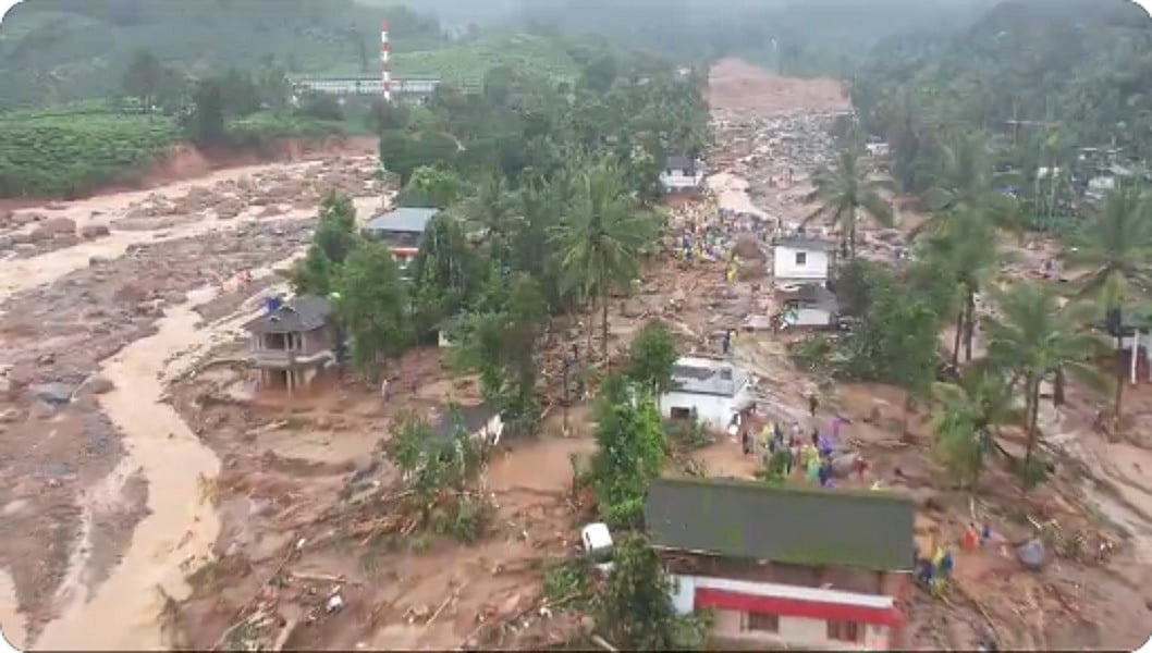 कर्नाटक के CM सिद्धरमैया की अपील, केरल भूस्खलन पीड़ितों के लिए दिल खोल कर दान दें कॉरपोरेट्स