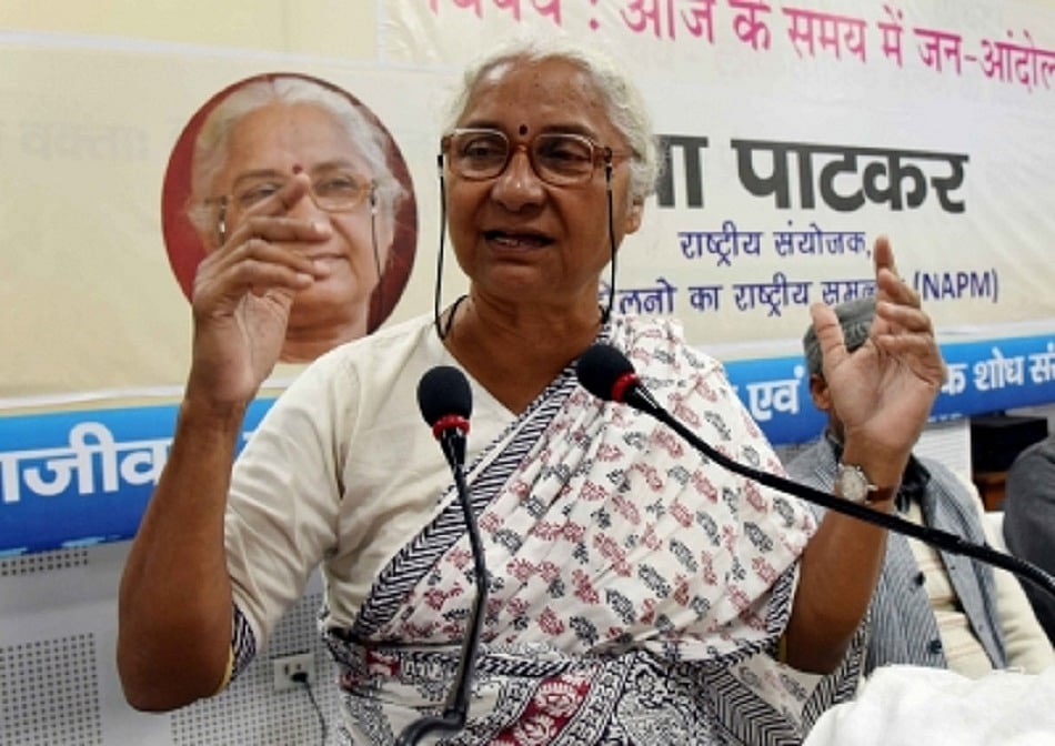 कोर्ट ने मानहानि मामले में मेधा पाटकर की सजा पर रोक लगाई, एलजी वीके सक्सेना से मांगा जवाब