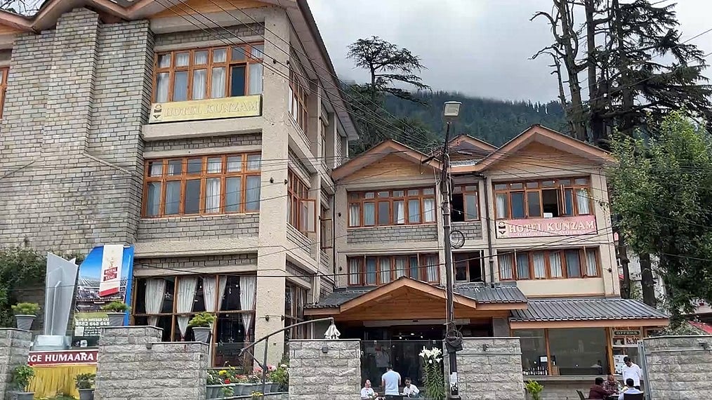 हिमाचल में सैलानियों को होटलों में मिलेगी 30 फीसदी तक की छूट, राज्य पर्यटन निगम का ऐलान
