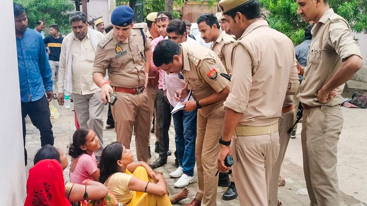 हाथरस हादसे को लेकर इलाहाबाद हाईकोर्ट और सुप्रीम कोर्ट में याचिका दायर, विशेषज्ञ समिति से जांच की मांग