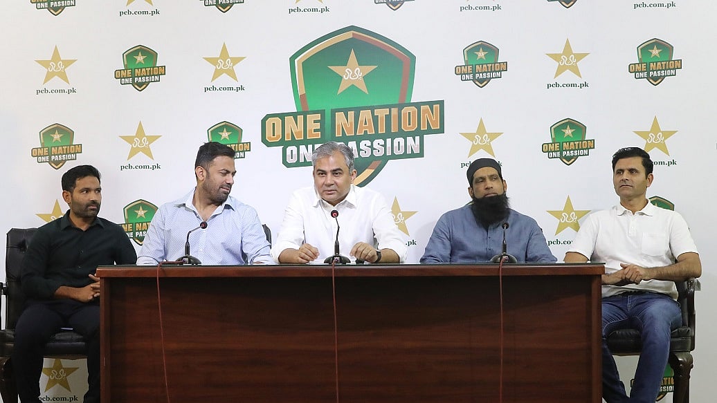 T20 विश्व कप में खराब प्रदर्शन के बाद पाकिस्तान क्रिकेट में भूचाल, रज्जाक और वहाब चयन समिति से बर्खास्त