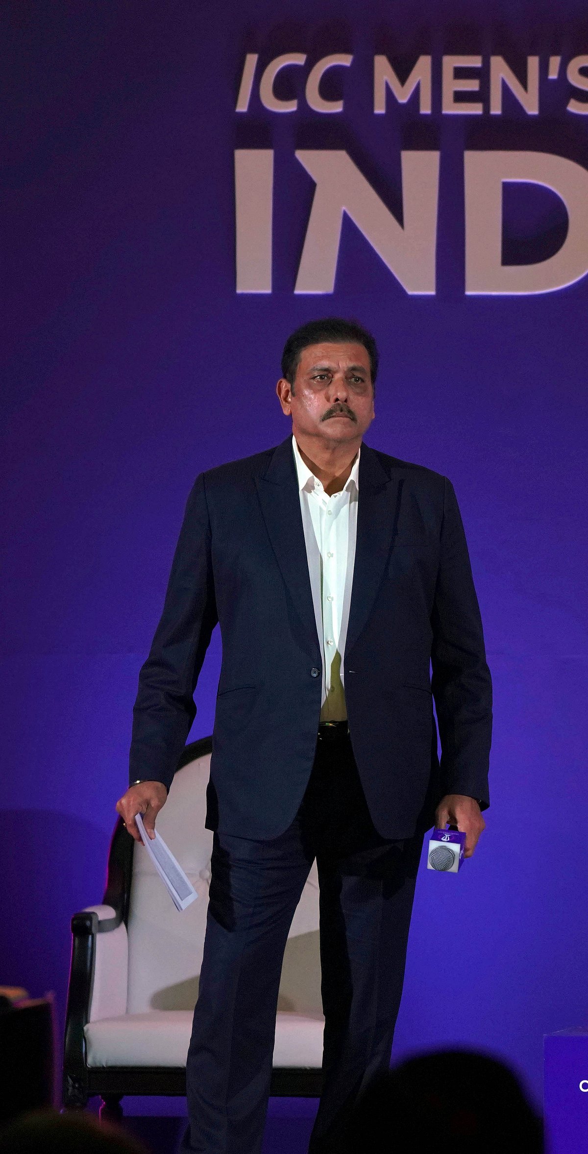 खेल: बांग्लादेश को 10 विकेट से रौंदकर भारत 9वीं बार एशिया कप के फाइनल में और जानें कोच गंभीर पर रवि शास्त्री की राय