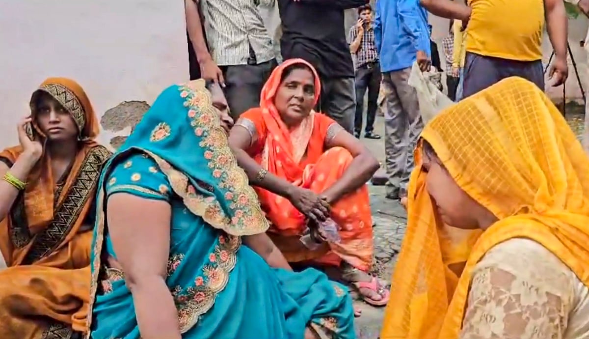 उत्तर प्रदेश: हाथरस में सत्संग में मची भगदड़, 116 लोगों की मौत, योगी सरकार ने दिए जांच के आदेश