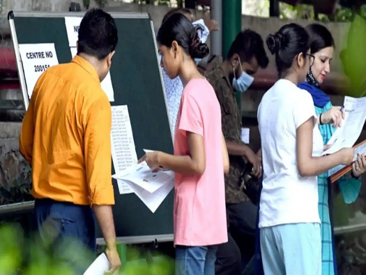 एनटीए ने NEET-UG के अंतिम परिणाम घोषित किए; टॉपर्स 61 से घटकर 17 हुए: 4.2 लाख छात्रों की रैंक बदली 