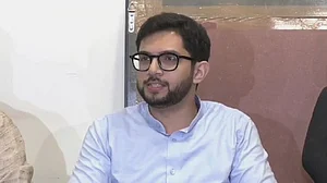 आदित्य ठाकरे ने सरकार पर साधा निशाना, बोले- विधेयक पारित होने से लोकतंत्र की पूर्ण पराजय सुनिश्चित हो जाती