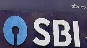अर्थजगतः अब SBI से कर्ज लेना हुआ महंगा और जोमैटो ने चुनिंदा शहरों में प्लेटफॉर्म शुल्क बढ़ाया