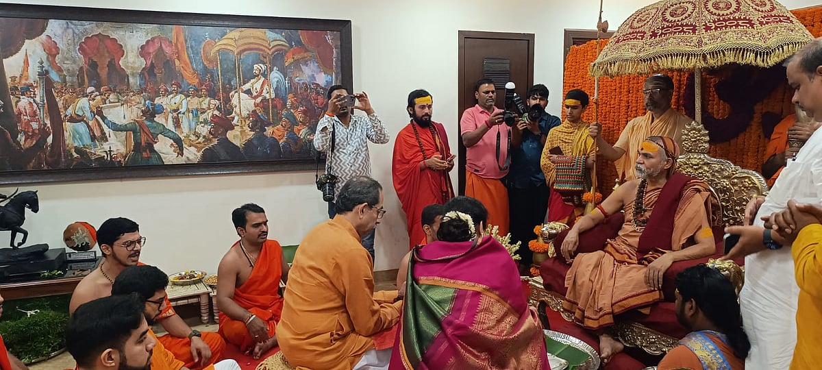 'उद्धव ठाकरे के साथ हुआ विश्वासघात, ऐसा करने वाले असली हिंदू नहीं', पूर्व सीएम से मिले शंकराचार्य अविमुक्तेश्वरानंद