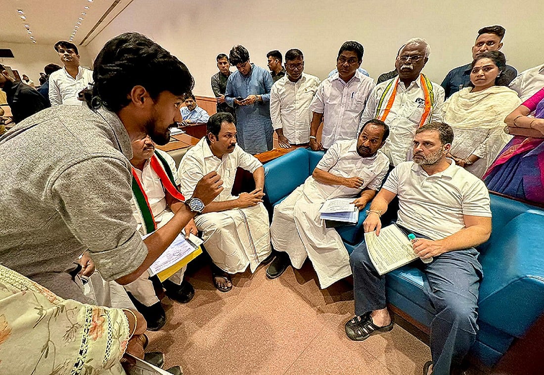 राहुल गांधी से मिलने आए मछुआरों को संसद में नहीं मिली एंट्री, नेता विपक्ष ने बाहर रिसेप्शन में की मुलाकात