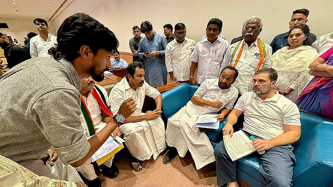राहुल गांधी से मिलने आए मछुआरों को संसद में नहीं मिली एंट्री, नेता विपक्ष ने रिसेप्शन में की मुलाकात