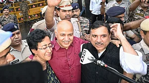मनीष सिसोदिया 17 महीने बाद तिहाड़ जेल से बाहर आए, कहा- संविधान और लोकतंत्र की ताकत के बलबूते जमानत मिली